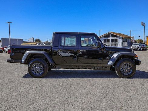 New 2026 Jeep Gladiator Sport image 3
