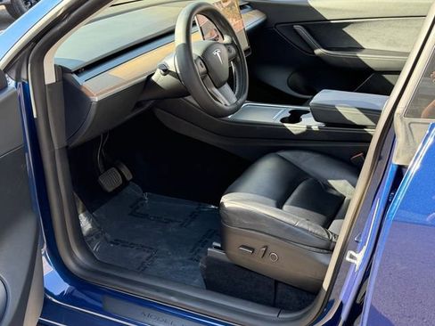 Used 2021 Tesla Model Y Long Range image 11