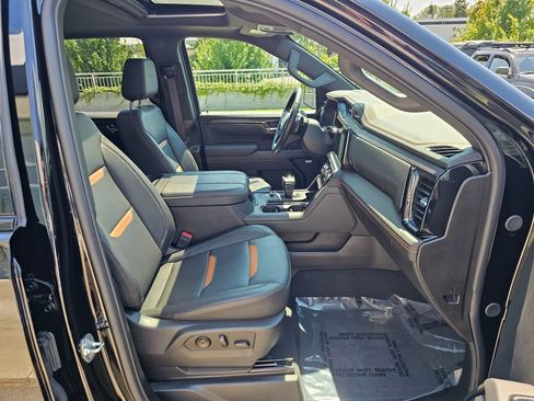 Used 2025 GMC Sierra 1500 AT4 w/ AT4 Preferred Package AWD/4WD image 11