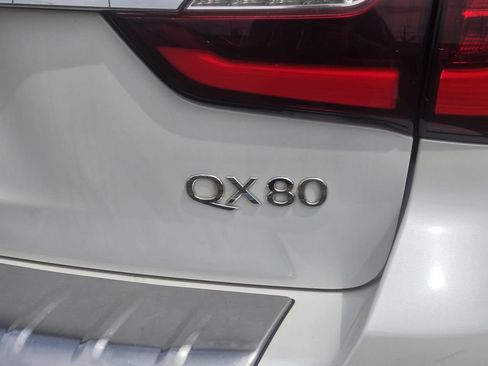 Used 2019 INFINITI QX80 Luxe w/ 22" Wheel Package AWD/4WD image 7