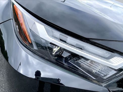 Used 2023 Toyota RAV4 LE AWD/4WD image 27