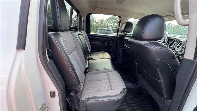 Used 2017 Nissan Titan S AWD/4WD image 35