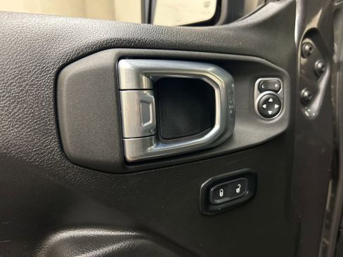 Used 2024 Jeep Gladiator Sport AWD/4WD image 20