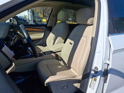 Certified 2023 Audi Q5 2.0T Premium w/ Convenience Package image 11