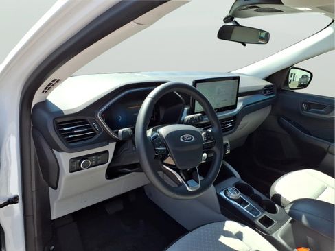Used 2024 Ford Escape Active w/ Tech Pack #1 AWD/4WD image 11