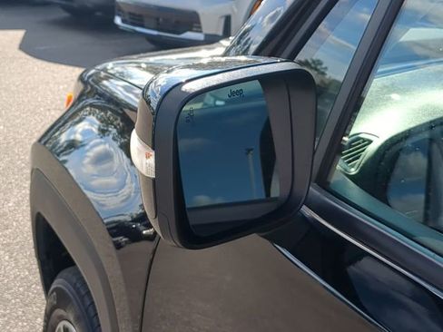 Used 2023 Jeep Renegade Latitude image 21