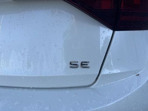Used 2024 Volkswagen Jetta SE FWD image 39