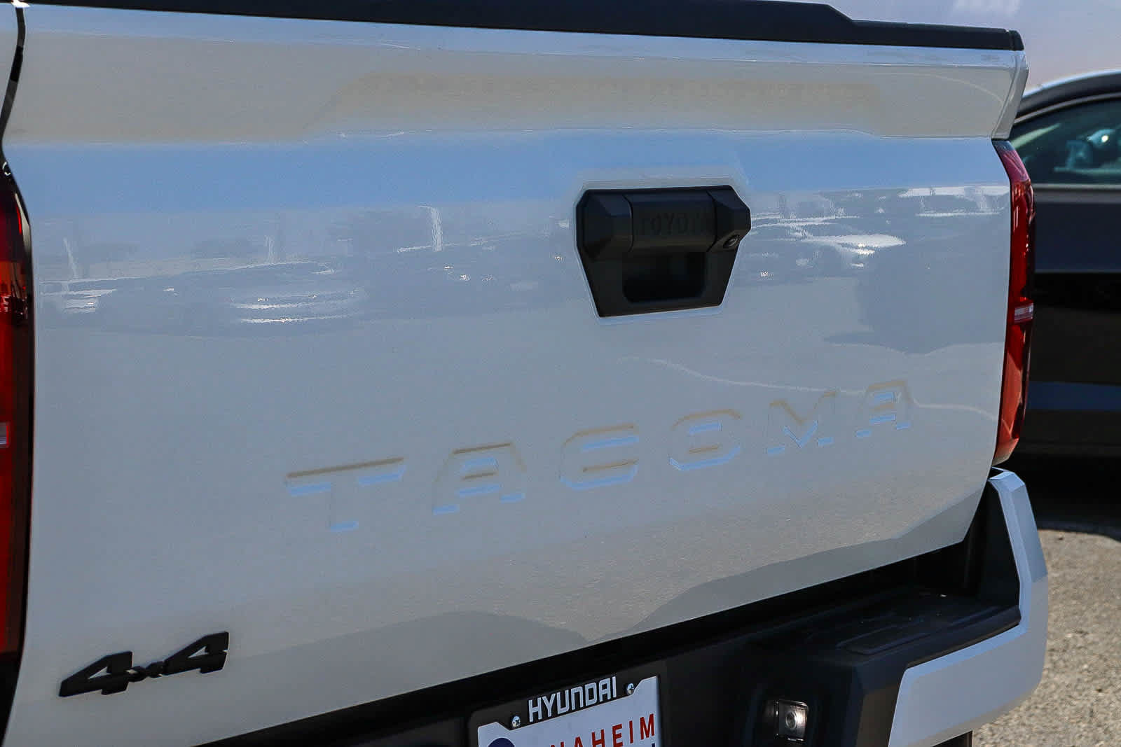 Used 2025 Toyota Tacoma TRD Off-Road AWD/4WD image 12