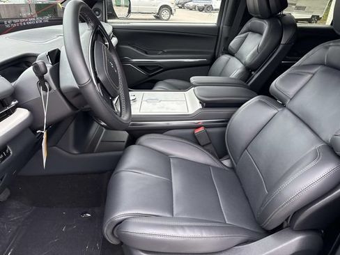New 2026 Lincoln Navigator Reserve w/ Jet Appearance Package AWD/4WD image 23