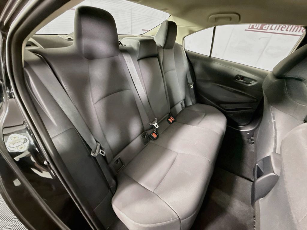Used 2022 Toyota Corolla LE FWD image 27