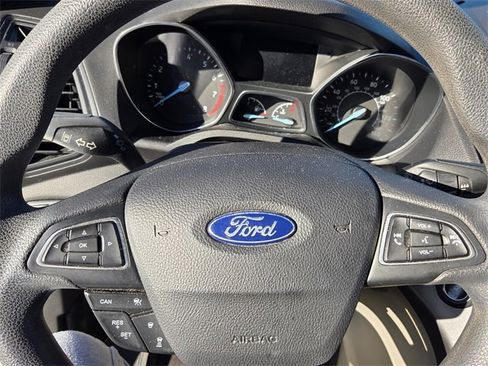 Used 2019 Ford Escape SE image 11