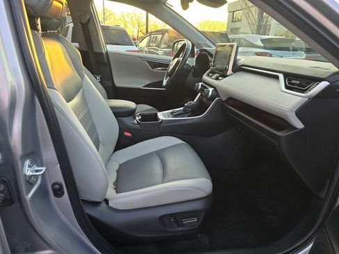 Certified 2022 Toyota RAV4 Limited AWD/4WD image 10