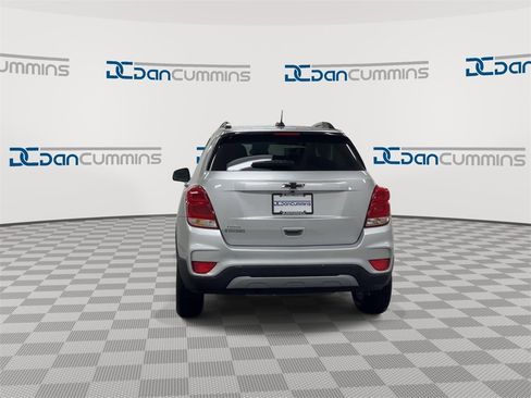 Used 2021 Chevrolet Trax LT image 7