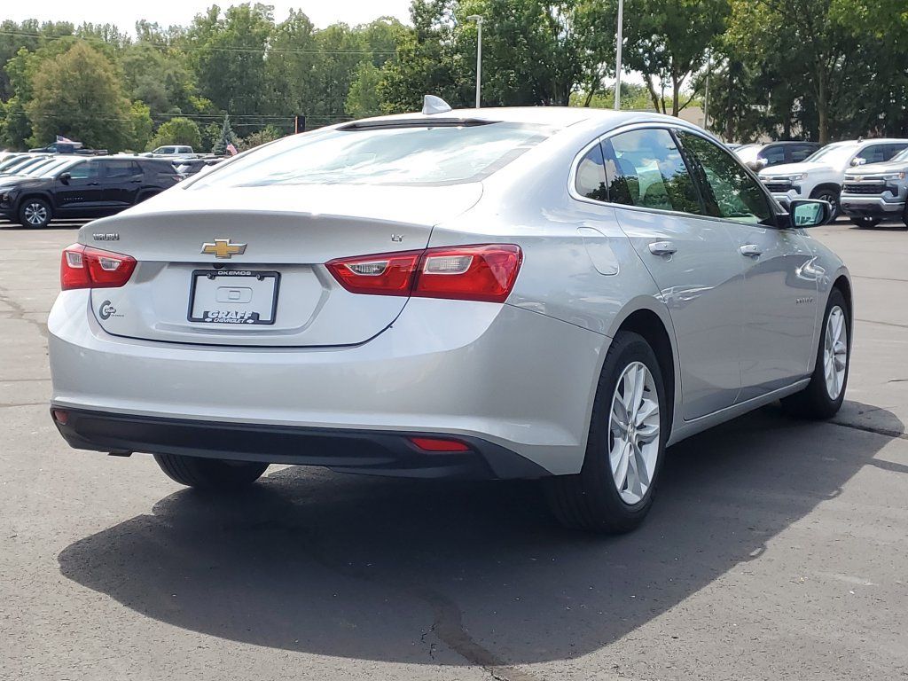 Used 2018 Chevrolet Malibu LT FWD image 3