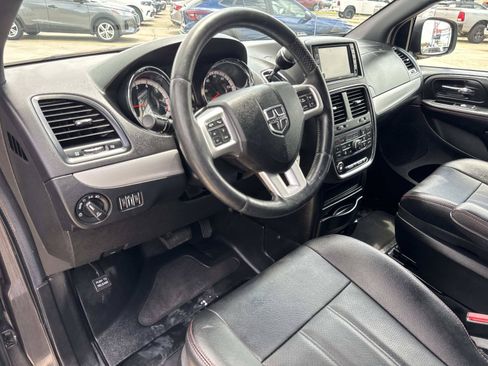 Used 2016 Dodge Grand Caravan R/T w/ Safety Sphere Group FWD image 20