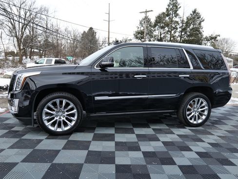 Used 2020 Cadillac Escalade Platinum image 9