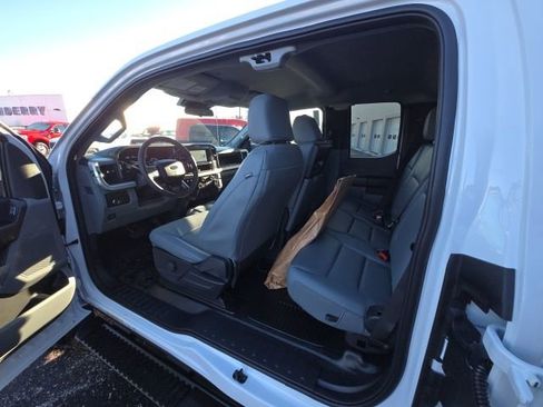 New 2026 Ford F550 4x4 Supercab Super Duty image 32