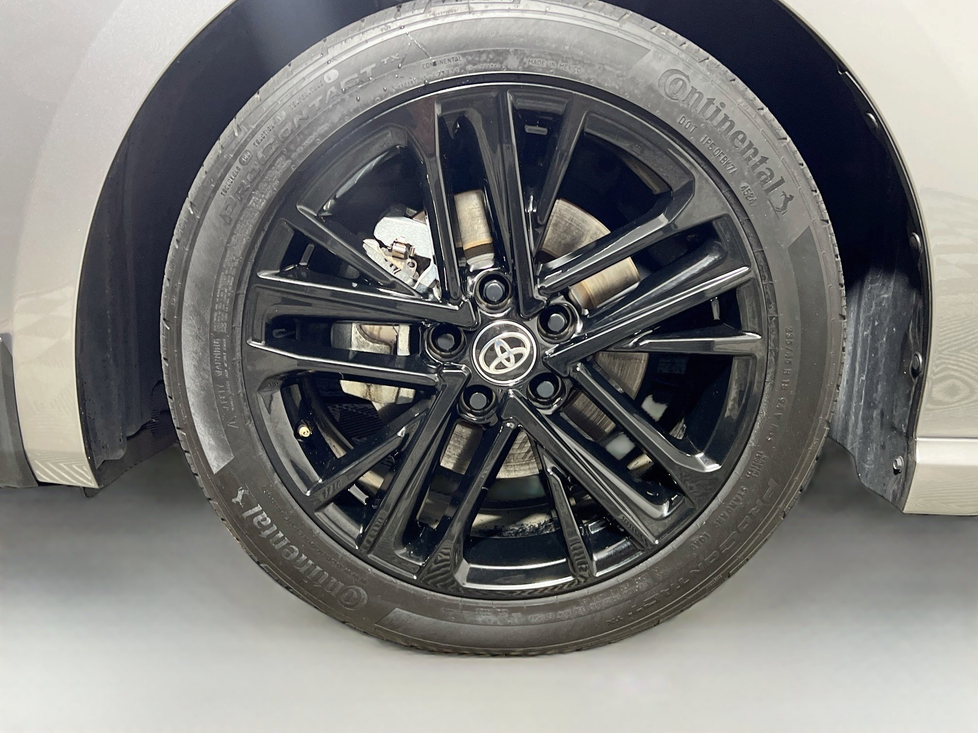 Used 2025 Toyota Camry SE FWD image 14