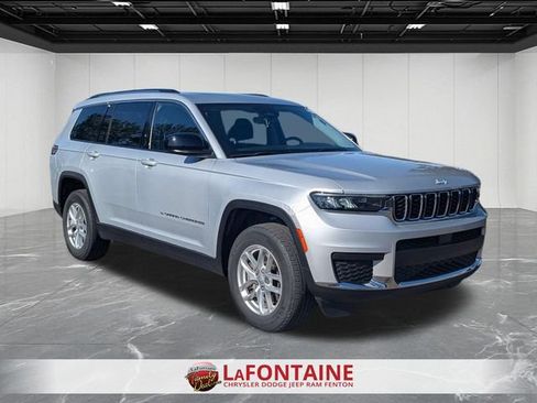 Used 2023 Jeep Grand Cherokee L Laredo w/ Luxury Tech Group I AWD/4WD image 7