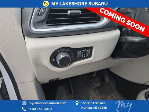 Used 2018 Chrysler Pacifica LX image 27