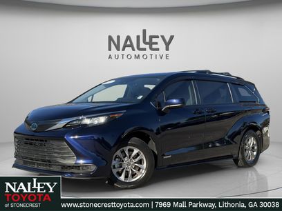 Used 2021 Toyota Sienna LE w/ LE Plus Package