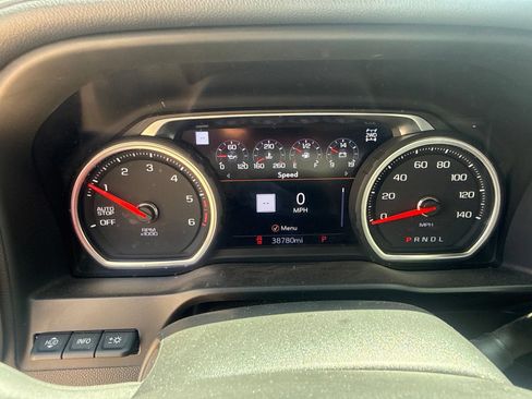 Used 2022 Chevrolet Silverado 1500 High Country w/ Technology Package AWD/4WD image 17