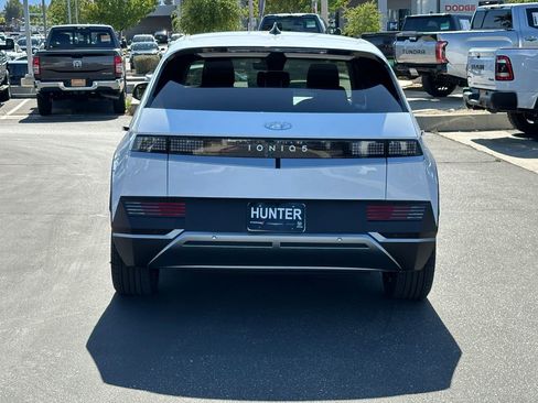 Used 2024 Hyundai Ioniq 5 SE RWD image 6