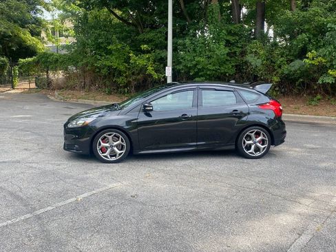 Used 2014 Ford Focus ST w/ Equipment Group 202A FWD image 8