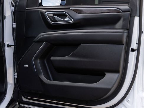 Used 2023 Chevrolet Tahoe Z71 w/ Luxury Package image 40