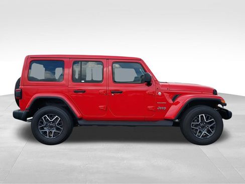 Used 2024 Jeep Wrangler Unlimited Sahara w/ Technology Group AWD/4WD image 9