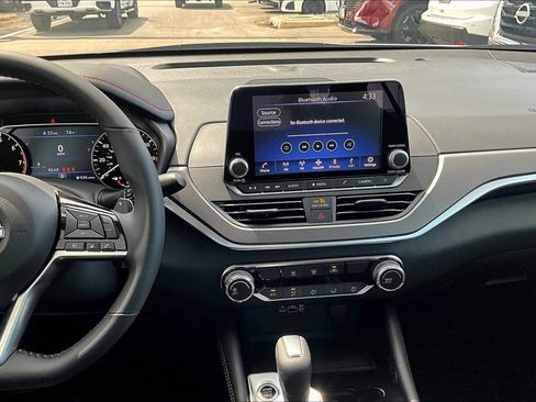 New 2025 Nissan Altima 2.5 SR image 6