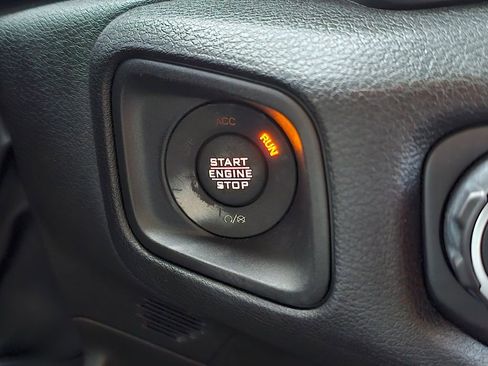 Used 2024 Jeep Wrangler Unlimited image 30