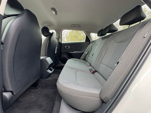 Used 2025 Kia K4 LXS image 23