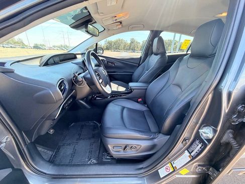 Used 2018 Toyota Prius Four Touring FWD image 14