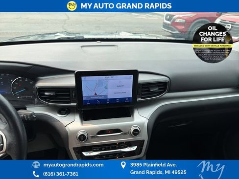Used 2022 Ford Explorer XLT w/ Equipment Group 202A AWD/4WD image 19