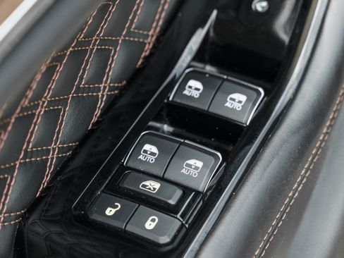Used 2022 Jeep Grand Cherokee Summit AWD/4WD image 24