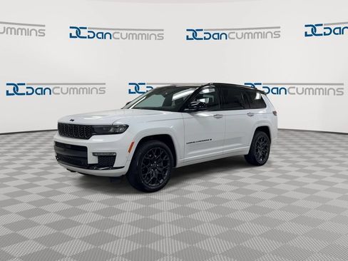 Used 2023 Jeep Grand Cherokee L Summit AWD/4WD image 4