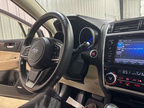Used 2018 Subaru Outback 2.5i Limited image 18