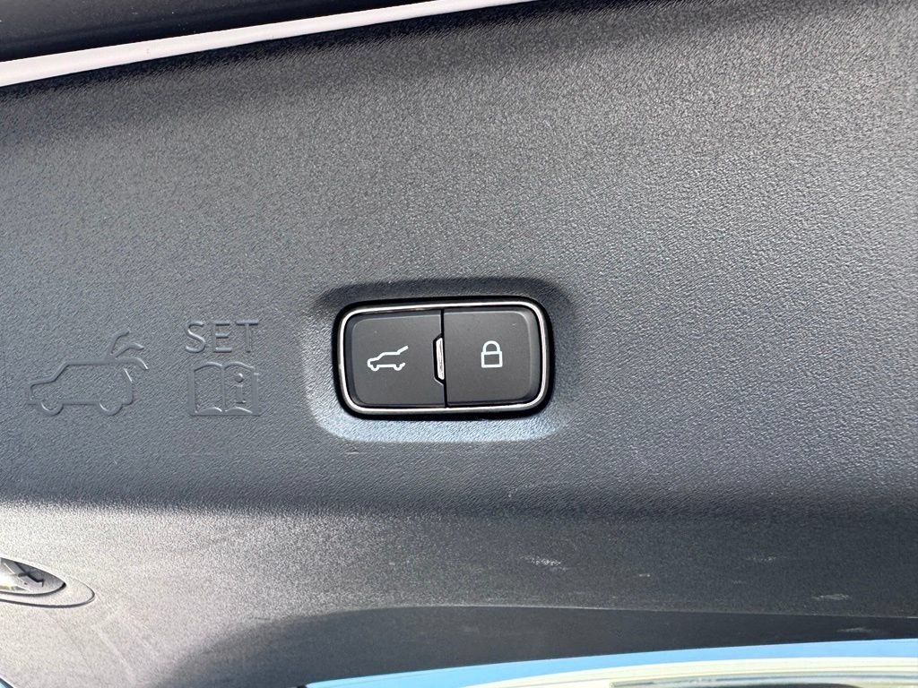 Used 2025 Ford Expedition Max Platinum AWD/4WD image 27