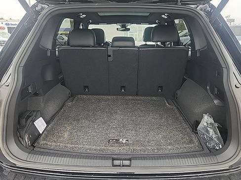 Certified 2024 Volkswagen Tiguan SE R-Line AWD/4WD image 22