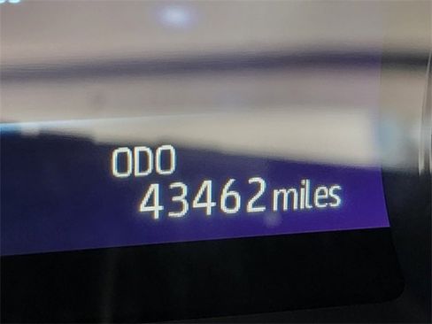 Used 2020 Toyota Camry XLE image 33