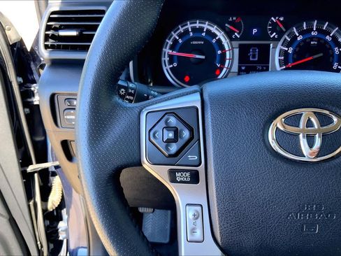 Used 2018 Toyota 4Runner Limited AWD/4WD image 23