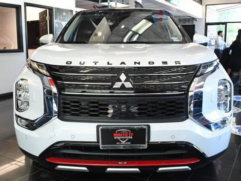 Used 2023 Mitsubishi Outlander Ralliart AWD/4WD image 2