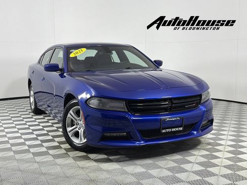 Used 2021 Dodge Charger SXT w/ Driver Convenience Group RWD image 1
