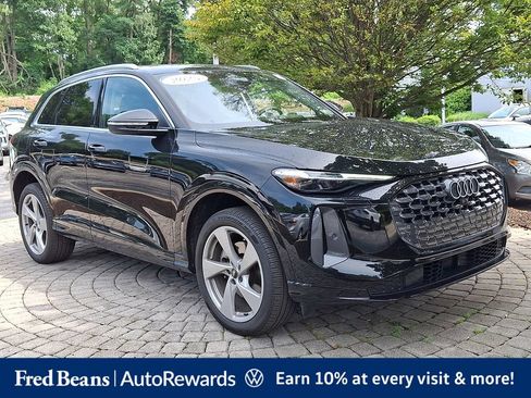 Used 2025 Audi Q5 Premium Plus w/ Premium Plus AWD/4WD image 1