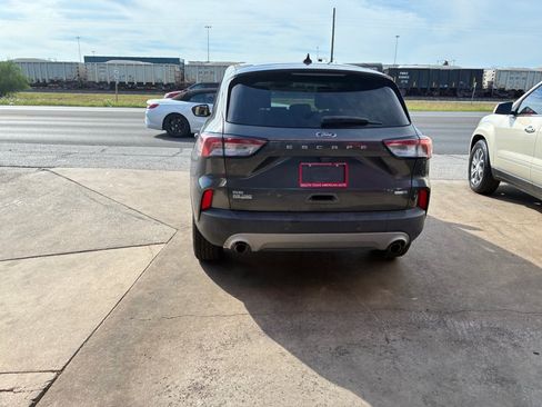 Used 2020 Ford Escape SE AWD/4WD image 7