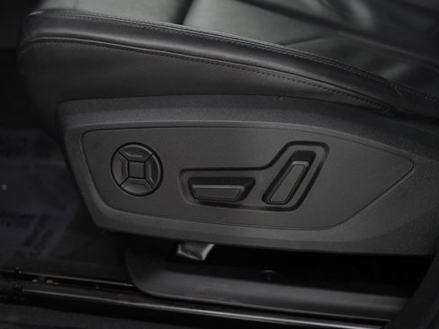 Used 2025 Audi Q3 2.0T Premium image 28