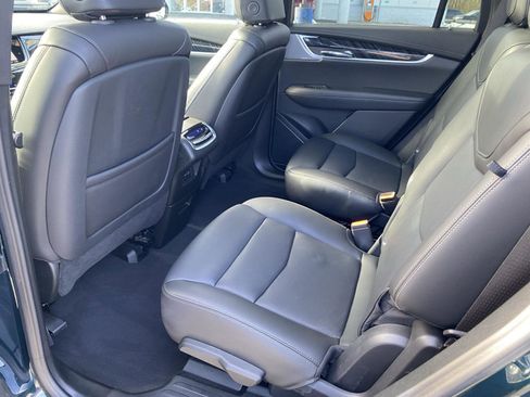 Used 2025 Cadillac XT6 Premium Luxury image 14