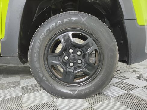 Used 2018 Jeep Renegade Sport w/ Power & Air Group AWD/4WD image 9
