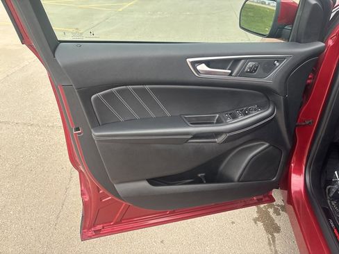 Used 2024 Ford Edge ST image 13